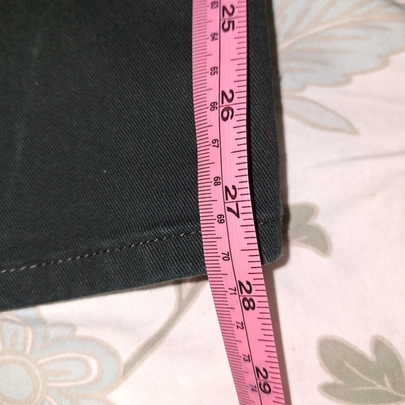 A pair of Lee Classic Fit dark green jeans in a ladies' size 16 short. - Picture 8 of 10